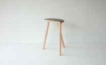 センダイフォルム×山ノ頂 シカガワスツール 鹿革 450 ニビ色【アウトドアグッズ 家具 工芸品 スツール 鹿革 人気 和装 インテリア ファニチャー クラフト 民芸品 仙台市 チェア デザイン 和風 伝統的 自然素材 エコフレンドリー リビング ダイニング】