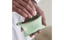 ENISICA&nbsp;エニシカ&nbsp;ジビエ鹿革&nbsp;リンシカ&nbsp;ポーチS&nbsp;ラムネ