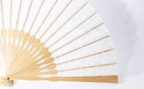 【伊と幸】《白生地の老舗が贈る》透扇子(桜重ね/銀)［&nbsp;京都&nbsp;老舗&nbsp;京扇子&nbsp;人気&nbsp;おすすめ&nbsp;刺繍&nbsp;和装&nbsp;着物&nbsp;絹&nbsp;ギフト&nbsp;お取り寄せ&nbsp;通販&nbsp;送料無料&nbsp;ふるさと納税&nbsp;］