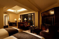 【高島屋選定品】「ホテル&nbsp;ラ・スイート神戸ハーバーランド」&nbsp;ご利用券&nbsp;10万円分&nbsp;(10,000円券×10枚)