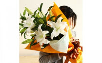 豪華なカサブランカの花束