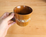 【箱根寄木細工　マグカップ2点セット】軽くて割れにくく保温性が高い木製カップを、寄木細工で彩りました。【 キッチン用品 食器 雑貨 日用品 木製食器　職人メイド 工芸品 職人の手作り おしゃれ食器 神奈川県 小田原市 】