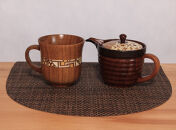 【箱根寄木細工　ティーポット＆マグカップセット】軽くて割れにくく保温性が高い木製ティーセットを、寄木細工で彩りました。【 キッチン用品 食器 雑貨 日用品 木製食器　職人メイド 工芸品 職人の手作り おしゃれ食器 神奈川県 小田原市 】