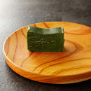 欅の仁取皿と抹茶の生ガトーショコラ。小田原の伝統を受け継いだお皿と小田原の極上抹茶スイーツのコラボ商品【チョコレート&nbsp;特濃厚&nbsp;濃密な味わい&nbsp;極上の口溶け&nbsp;極上のチョコレート&nbsp;一流の料理人&nbsp;カカオの風味やコク&nbsp;カカオ&nbsp;至極の逸品&nbsp;神奈川県&nbsp;小田原市&nbsp;】