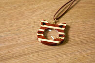 【箱根寄木細工　ペンダントルーペ　ねこ】手軽で可愛い便利なネックレス【 ルーペ 神奈川県 小田原市 】