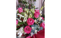 季節の生花アレンジ　Mサイズ&nbsp;【&nbsp;フラワー&nbsp;アレンジメント&nbsp;お花&nbsp;ギフト&nbsp;プレゼント&nbsp;贈り物&nbsp;誕生日&nbsp;お祝い&nbsp;神奈川県&nbsp;小田原市&nbsp;】