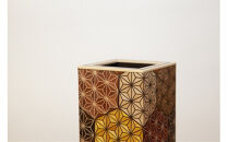 【箱根寄木細工　四角花瓶　亀甲】季節の草木を伝統工芸に入れて