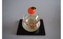 ガラスの鏡餅(黒台付き）銀箔使用＜Mサイズ＞【鏡餅 吹きガラス工房 ガラス お正月 鏡餅約10m×約8cm 黒台12cm×9cm ハンドメイド 職人手作り 工芸品 伝統工房で作成 老舗ガラス工房 神奈川県 小田原市 】