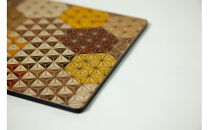 【箱根寄木細工　マウスパッド　亀甲】デスク周りをお洒落に演出【寄木細工マウスパッド亀甲 W180×H180×D5ｍｍ 麻の葉亀甲柄 亀甲模様 木製品　木の温かみ コンパクトサイズ 花台 神奈川県 小田原市 】