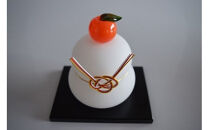 ガラスの鏡餅(黒台付き）サンドブラスト加工＜Mサイズ＞【鏡餅 サンドブラスト加工 ガラス お正月 鏡餅約10m×約8cm 黒台12cm×9cm ハンドメイド 職人手作り 工芸品 伝統工房で作成 老舗ガラス工房 神奈川県 小田原市 】