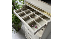 松永工房&nbsp;Continue&nbsp;ジュエリーチェスト&nbsp;ホワイトカラー&nbsp;クラシック&nbsp;エレガント&nbsp;アンティーク調家具&nbsp;木製&nbsp;アクセサリー&nbsp;宝石&nbsp;時計&nbsp;眼鏡&nbsp;収納&nbsp;ミラー&nbsp;ねこ脚&nbsp;ホワイトインテリア&nbsp;ロココ調&nbsp;カンティーニュ【配送不可：沖縄・離島】