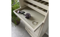 松永工房&nbsp;Continue&nbsp;ジュエリーチェスト&nbsp;ホワイトカラー&nbsp;クラシック&nbsp;エレガント&nbsp;アンティーク調家具&nbsp;木製&nbsp;アクセサリー&nbsp;宝石&nbsp;時計&nbsp;眼鏡&nbsp;収納&nbsp;ミラー&nbsp;ねこ脚&nbsp;ホワイトインテリア&nbsp;ロココ調&nbsp;カンティーニュ【配送不可：沖縄・離島】