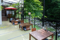 【箱根町ふるさと納税限定】自家製フルーツスカッシュ付！川床席で食べる極上牛なべ　おススメ　「右近コース」2名様分