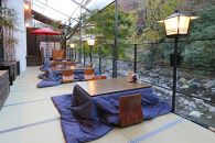 【箱根町ふるさと納税限定】自家製フルーツスカッシュ付！川床席で食べる極上牛なべ　おススメ　「右近コース」2名様分