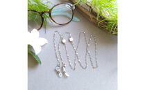 【小さなシェル猫】メガネチェーン　サージカルステンレス　アレルギー対応　白蝶貝　ネコモチーフ　天然石　プレゼント　ギフト　