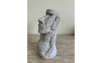 庵治石モアイ像