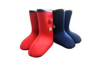 クロッツやわらか湯たんぽ　足湯もできるブーツタイプ(薬用Hot重炭酸湯Classic&nbsp;10錠入付）&nbsp;（レッド/Lサイズ）_2593R-3