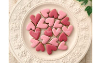 溢れる想いを詰め込んで　ハートのクッキー缶