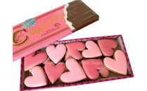 溢れる想いを詰め込んで　ハートのクッキー缶