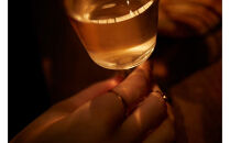 深夜の始まりを彩る赤色酒『REIJI』1本・HINEMOS