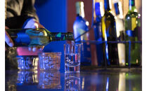 燻製、杉、穀物の香り複雑豊かな熟成酒『SANJI』1本・HINEMOS