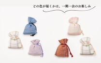【アトリエシムラ】小裂の匂袋&nbsp;1つ〈色柄はおまかせ（藍/赤/紫/緑/淡桃/黄緑/白/茶・グレー）〉［&nbsp;京都&nbsp;染織ブランド&nbsp;&nbsp;和&nbsp;小物&nbsp;雑貨&nbsp;人気&nbsp;おすすめ&nbsp;草木染め&nbsp;ギフト&nbsp;プレゼント&nbsp;お取り寄せ&nbsp;通販&nbsp;送料無料&nbsp;ふるさと納税&nbsp;］