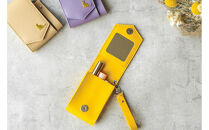 【イエロー】毎日の“ときめき”を仕込めるリップケース　リップクリームホルダー　キーホルダーストラップ　【ミラー付き・3本入る】