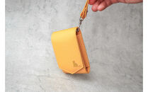 【イエロー】毎日の“ときめき”を仕込めるリップケース　リップクリームホルダー　キーホルダーストラップ　【ミラー付き・3本入る】