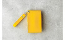 【イエロー】毎日の“ときめき”を仕込めるリップケース　リップクリームホルダー　キーホルダーストラップ　【ミラー付き・3本入る】