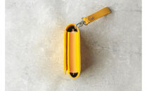 【イエロー】毎日の“ときめき”を仕込めるリップケース　リップクリームホルダー　キーホルダーストラップ　【ミラー付き・3本入る】