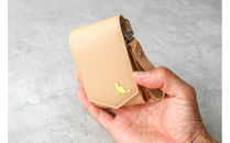 【ベージュ】毎日の“ときめき”を仕込めるリップケース　リップクリームホルダー　キーホルダーストラップ【ミラー付き・3本入る】