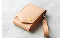 【ベージュ】毎日の“ときめき”を仕込めるリップケース　リップクリームホルダー　キーホルダーストラップ【ミラー付き・3本入る】