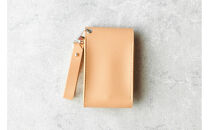 【ベージュ】毎日の“ときめき”を仕込めるリップケース　リップクリームホルダー　キーホルダーストラップ【ミラー付き・3本入る】