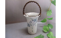 【信楽焼】つる付粉引ぶどう絵花入れ・花瓶・花器　nha-043