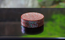 【嵯峩螺鈿野村】押合菊香合｜京都&nbsp;老舗&nbsp;伝統工芸&nbsp;漆器&nbsp;ジュエリー［&nbsp;京都&nbsp;老舗&nbsp;伝統工芸&nbsp;工芸品&nbsp;茶道具&nbsp;仏具&nbsp;漆&nbsp;人気&nbsp;おすすめ&nbsp;職人&nbsp;インテリア&nbsp;お取り寄せ&nbsp;通販&nbsp;送料無料&nbsp;ふるさと納税&nbsp;］