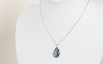 【嵯峩螺鈿野村】押合菊ネックレス｜京都&nbsp;老舗&nbsp;伝統工芸&nbsp;漆器&nbsp;ジュエリー［&nbsp;京都&nbsp;老舗&nbsp;伝統工芸&nbsp;工芸品&nbsp;アクセサリー&nbsp;ジュエリー&nbsp;ファッション&nbsp;漆&nbsp;人気&nbsp;おすすめ&nbsp;職人&nbsp;お取り寄せ&nbsp;通販&nbsp;送料無料&nbsp;ふるさと納税&nbsp;］