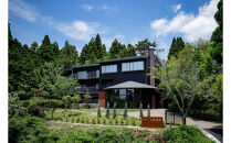 六甲山蒸溜所&nbsp;ピュアモルトウイスキー&nbsp;杉樽フィニッシュ&nbsp;5年　500ml瓶&nbsp;（化粧箱付）