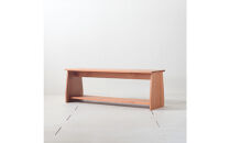 座面の下にモノが置けるシェルフベンチ&nbsp;チェリー無垢材&nbsp;ベンチの他にもパソコンデスクやテレビボーとしても使えます