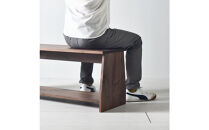 座面の下にモノが置けるシェルフベンチ&nbsp;ウォールナット無垢材&nbsp;ベンチの他にもパソコンデスクやテレビボーとしても使えます