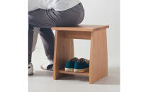 座面の下にモノが置けるシェルフスツール&nbsp;オーク無垢材&nbsp;ベンチの他に花台やステップ、ベッドサイドテーブルとしても使えます