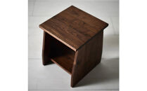 座面の下にモノが置けるシェルフスツール&nbsp;ウォールナット無垢材&nbsp;ベンチの他に花台やステップ、ベッドサイドテーブルとしても使えます