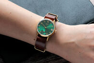 JIOS OMI 日本製 クラシックスタイル クオーツ腕時計 メンズ レディース ウォッチ ユニセックス 男女兼用 Made in Shiga スモールセコンド ゴールド×グリーン 栃木レザー NATOベルト （ブラウン）