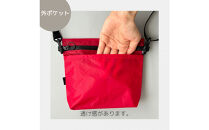 【赤】雨の日にも！ポケット付き軽量ナイロンショルダーバッグ　サコッシュ　撥水ポシェット