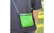 【緑】雨の日にも！ポケット付き軽量ナイロンショルダーバッグ　サコッシュ　撥水ポシェット