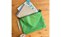 【緑】B5が入る軽いナイロンフラットポーチ　旅行用　着替え　大容量　横長　バッグインポーチ