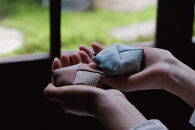 【KOTOSHINA&nbsp;】お手玉とお香のセット（白茶象牙）&nbsp;&nbsp;|&nbsp;おしゃれ雑貨&nbsp;インテリア&nbsp;人気雑貨&nbsp;［&nbsp;香るお手玉&nbsp;お香&nbsp;匂い袋&nbsp;アート&nbsp;人気&nbsp;おすすめ&nbsp;ギフト&nbsp;プレゼント&nbsp;京都バル&nbsp;BAL&nbsp;お取り寄せ&nbsp;通販&nbsp;送料無料&nbsp;ふるさと納税&nbsp;］