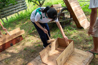 高校生の学びを応援！空き家再生アップサイクル椅子「空き家の廃材を使った小物が入る引き出しチェア」倉吉西高校×三朝町