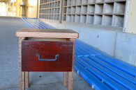 高校生の学びを応援！空き家再生アップサイクル椅子「空き家の廃材を使った小物が入る引き出しチェア」倉吉西高校×三朝町