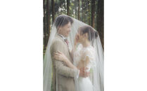 森の中のウェディングフォト