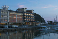 【加太淡嶋温泉大阪屋ひいなの湯】平休日1泊2食付ペア宿泊券《海の見えるリニューアル和洋室》